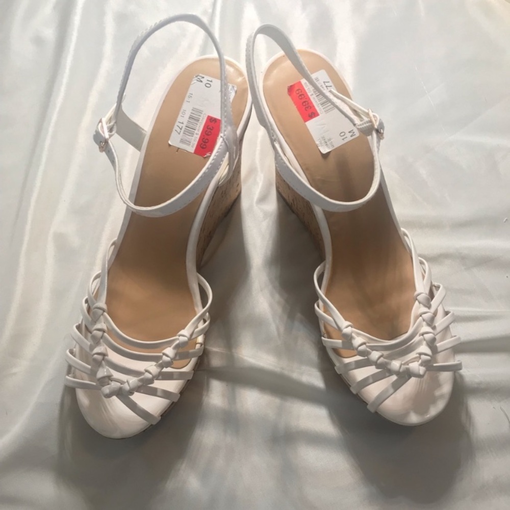 Michael Shannon Off-White Wedge